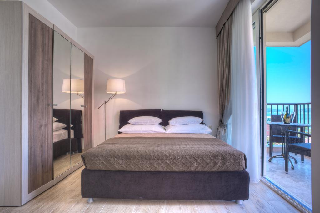 Guest House Przno Bay Sveti Stefan Eksteriør billede