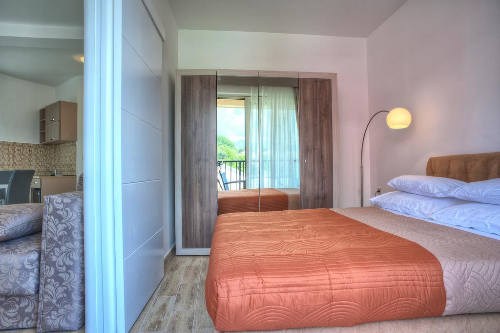 Guest House Przno Bay Sveti Stefan Eksteriør billede